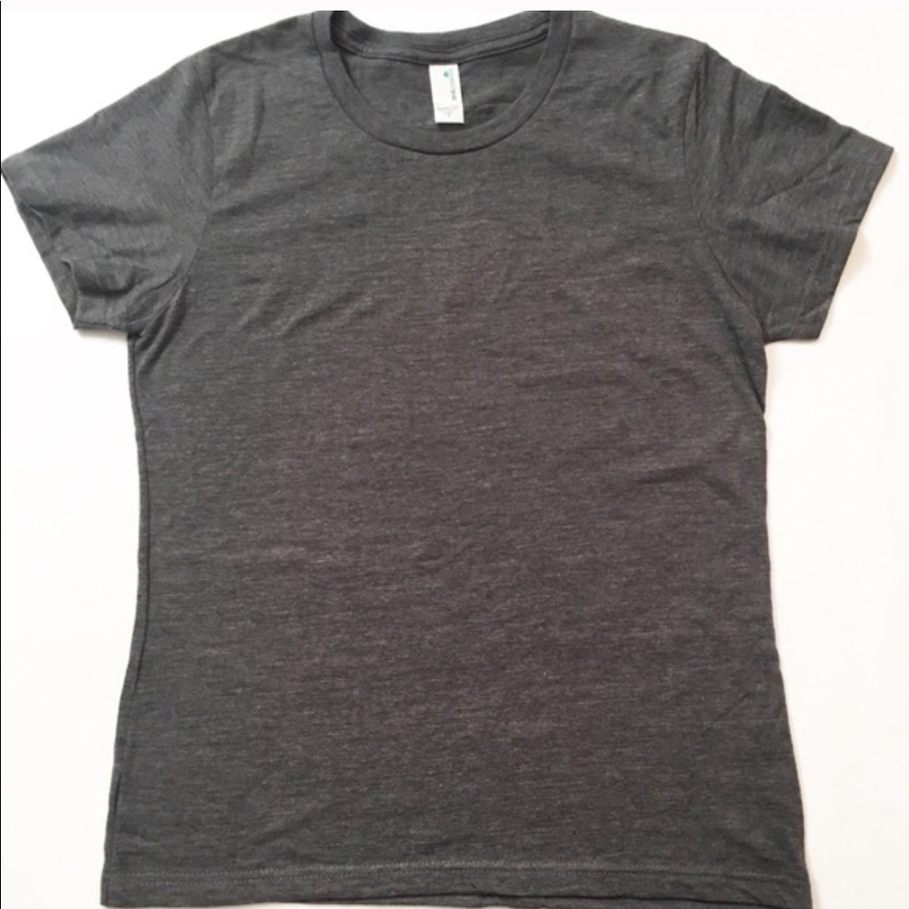 BUNDLE —> NWOT Anvil Fitted Tees (5 for $6)